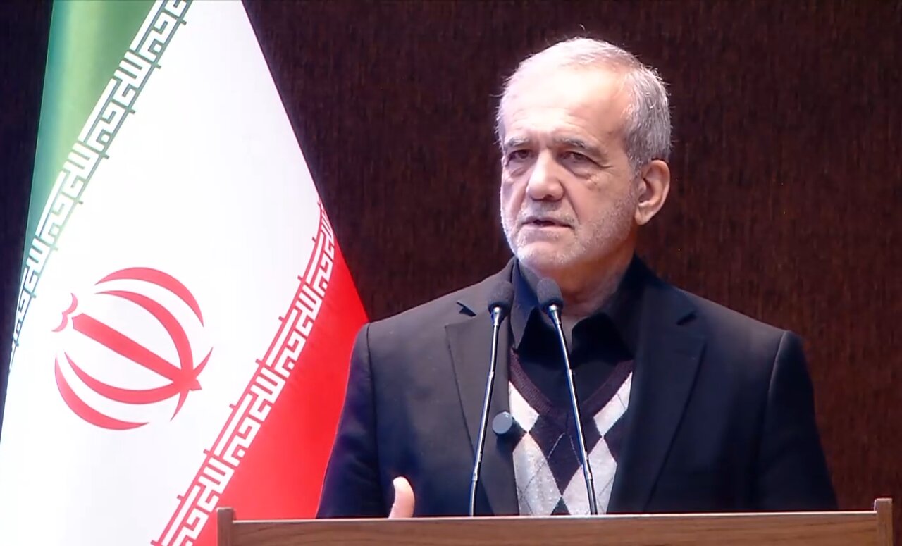 رئیس جمهور از نمایشگاه توانمندی بخش صنعت و معدن بازدید
کرد