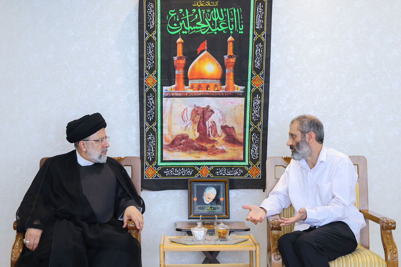 رئیسی با «اسدالله اسدی» دیپلمات تازه آزاد شده ایرانی دیدار
کرد