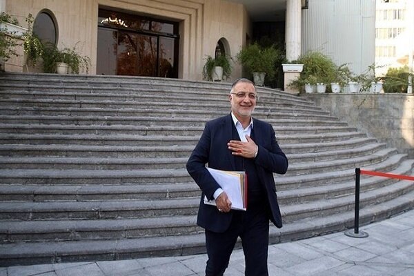 زاکانی: افراد بی‌خانمان را به گرمخانه‌ها منتقل
می‌کنیم