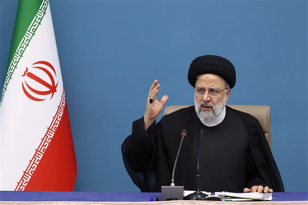 شرایط برای کار و شغل با عزت برای کادر پزشکی فراهم
است