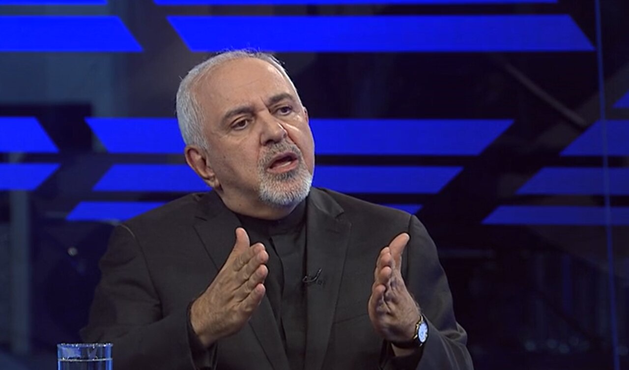 ظریف: حق ذاتی ایران دفاع از خود در برابر حملات اسرائیل
است