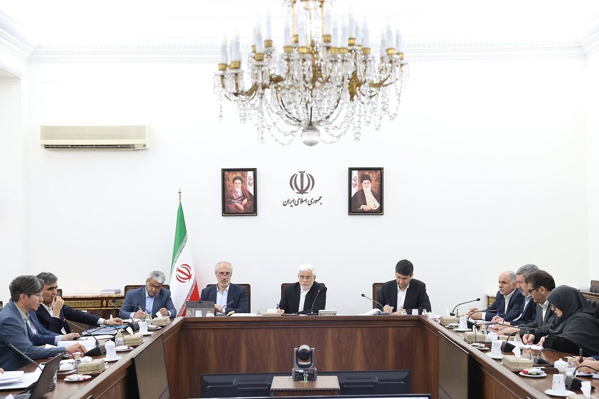 عارف: اصلاحات ساختاری اقتصادی دولت با جدیت پیگیری
می‌شود