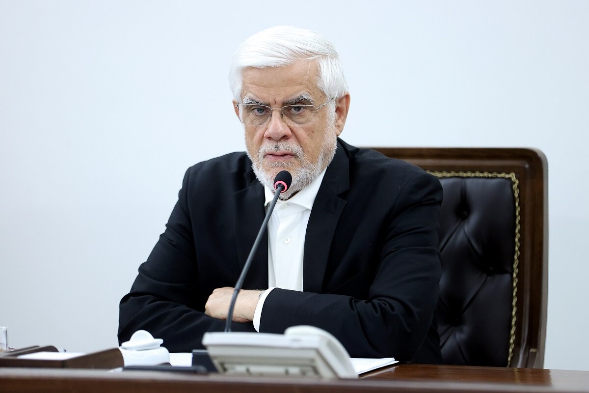 عارف: انتقال آب دریا انتخاب نیست، بلکه الزامی برای کشور
است