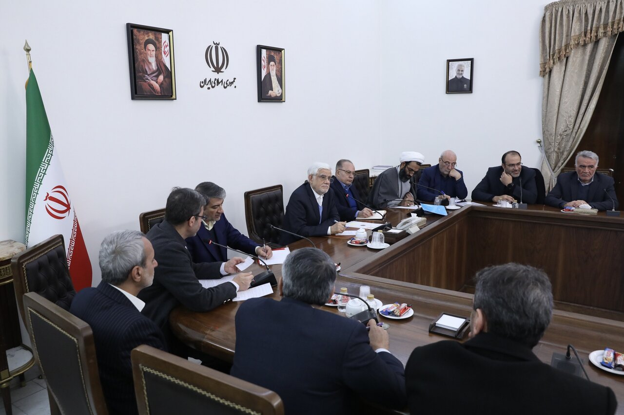 عارف: مدیریت مصرف آب نیازمند عزم جدی و فرهنگ سازی بین آحاد
جامعه است