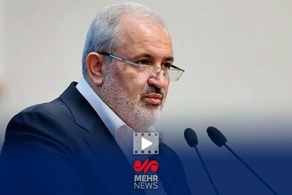 عذرخواهی وزیر نیرو از قطعی برق در مراسم بیستمین جشنواره شهید
رجایی