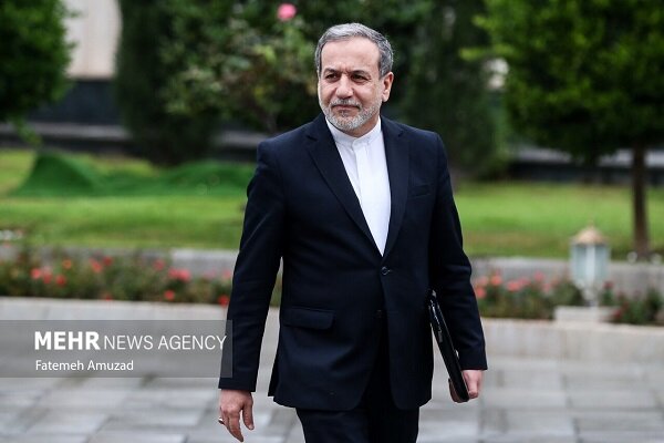 عراقچی: پاسخ نامه آمریکا در دست تهیه است