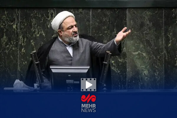 قوه قضائیه به ماجرای آقای ظریف و وزیر راه و شهرسازی ورود
کند