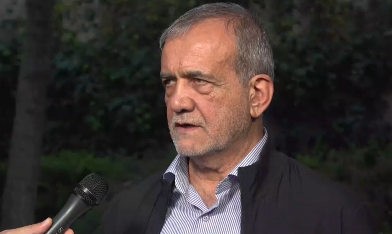مشکلات اقتصادی کشور از مهم‌ترین موضوعات مطروحه با رهبر
انقلاب بود