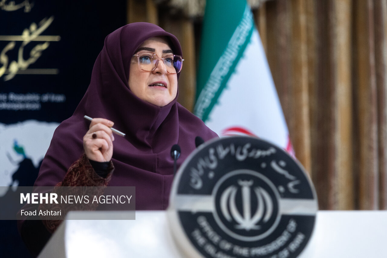 معلمی یعنی ایستادن بر مرز تفکر، برای برساختن انسان‌هایی
آزاد