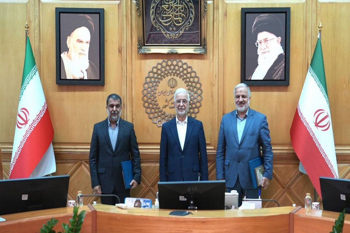 منصور تقوی معاون توسعه مدیریت و منابع انسانی وزارت کشور
شد