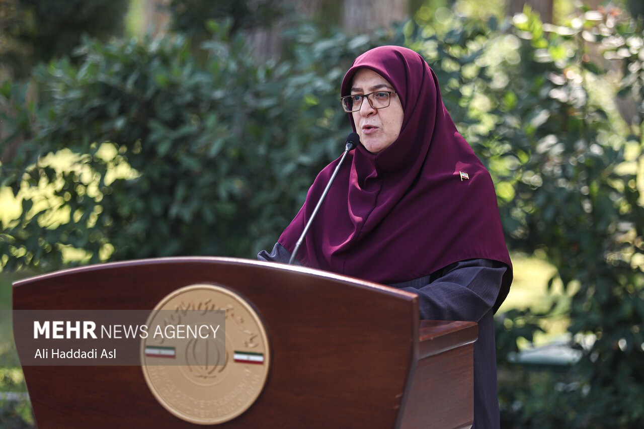 مهاجرانی: غیرقانونی بودن انتصاب ظریف را پیگیری
می‌کنیم