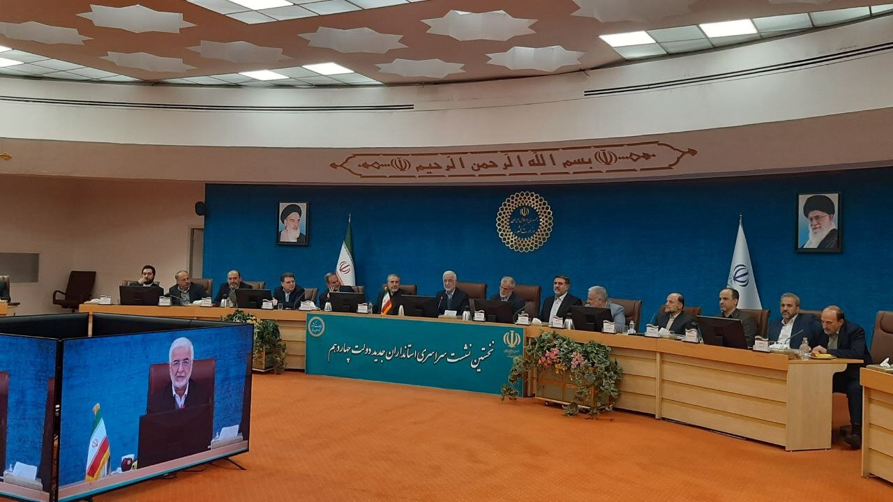 مومنی: برخورد مناسب با مردم در ادارات می‌تواند سرمایه
اجتماعی را افزایش دهد