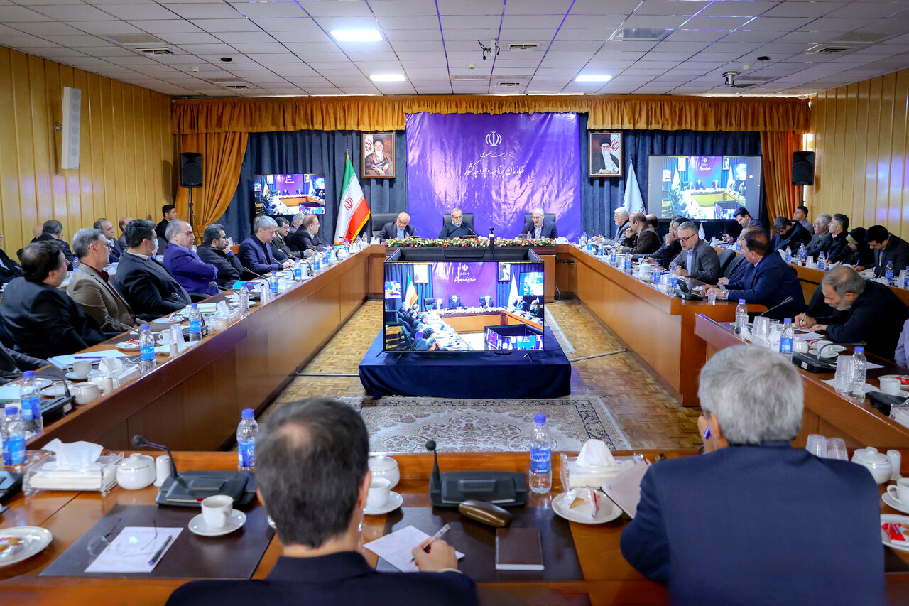 پزشکیان: بخش قابل توجهی از منابع کشور بدون ملاحظات توسعه‌ای
در استان تهران صرف می‌شود
