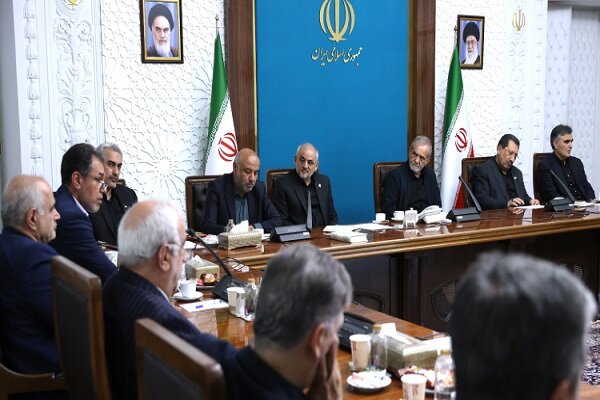 پزشکیان: توسعه روابط با کشورهای منطقه و جهان اسلام را ادامه
می‌دهیم