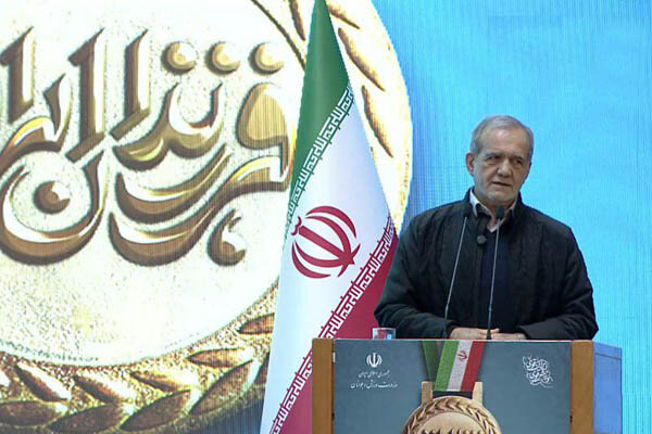 پزشکیان: در ذهن ورزشکار ایرانی‌ نباید چیزی جز «بهترین بودن
در جهان» خطور کند