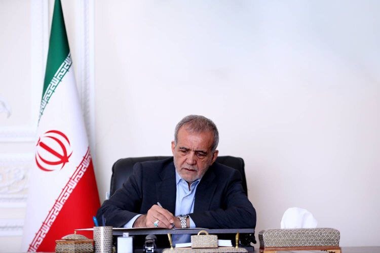 پزشکیان: مشارکت دادن مردم در تصمیم‌گیری قدرت مضاعف برای کشور
است
