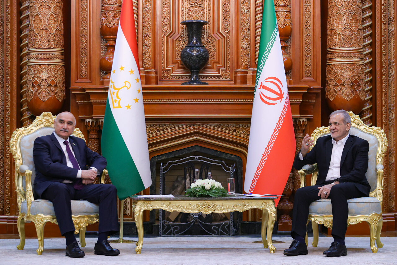 پزشکیان: همکاری مجالس ایران و تاجیکستان می‌تواند قوانین
تجارت فیمابین را تسهیل کند