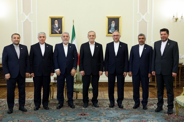 پزشکیان:گسترش همکاری‌ باکشورها ایران را دربرابر تکانه‌ها
مقاوم می‌کند