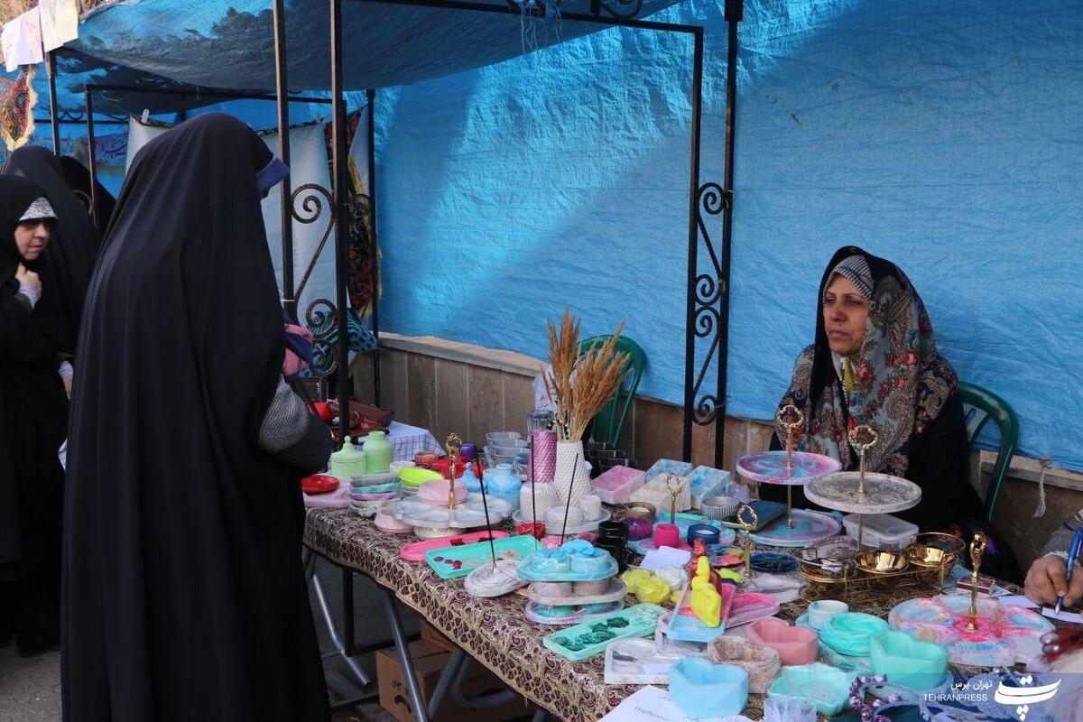 برپایی فروشگاه دستاورد‌های محلی در منطقه ۱۵