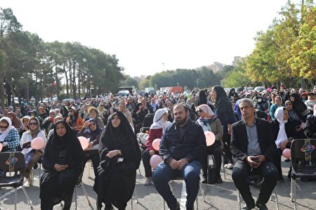 گردهمایی سفیران ورزشی در بوستان ولایت