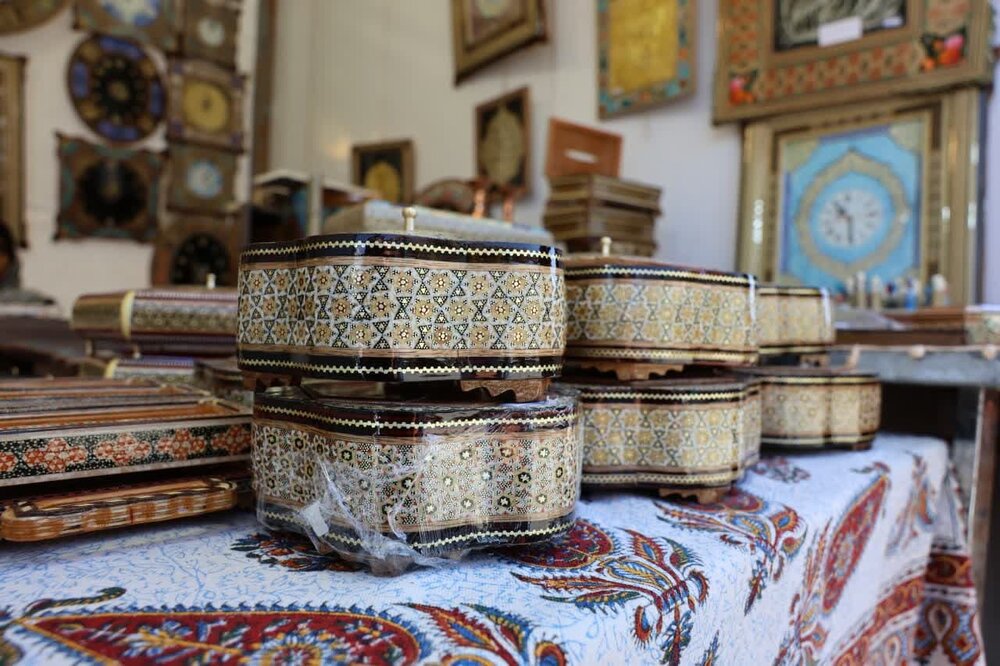 عرضه ۲۱ رشته صنایع دستی هنرمندان فارس در نمایشگاه اکسپو ۲۰۲۵