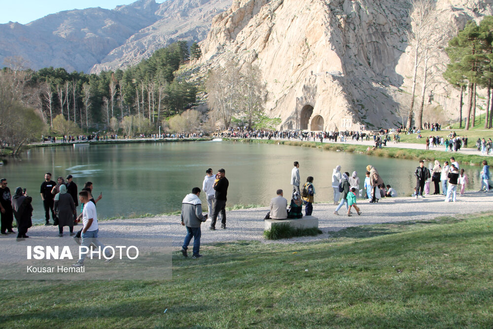 پاکسازی محوطه تاریخی تاق بستان در روز زمین پاک