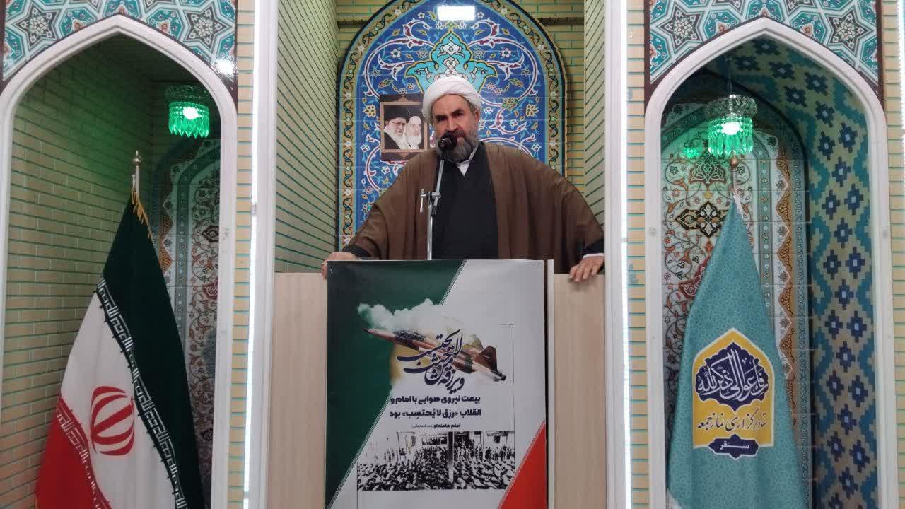 امام جمعه شهرستان سنقروکلیایی:  پیروزی انقلاب مدیون بصیرت امام راحل است