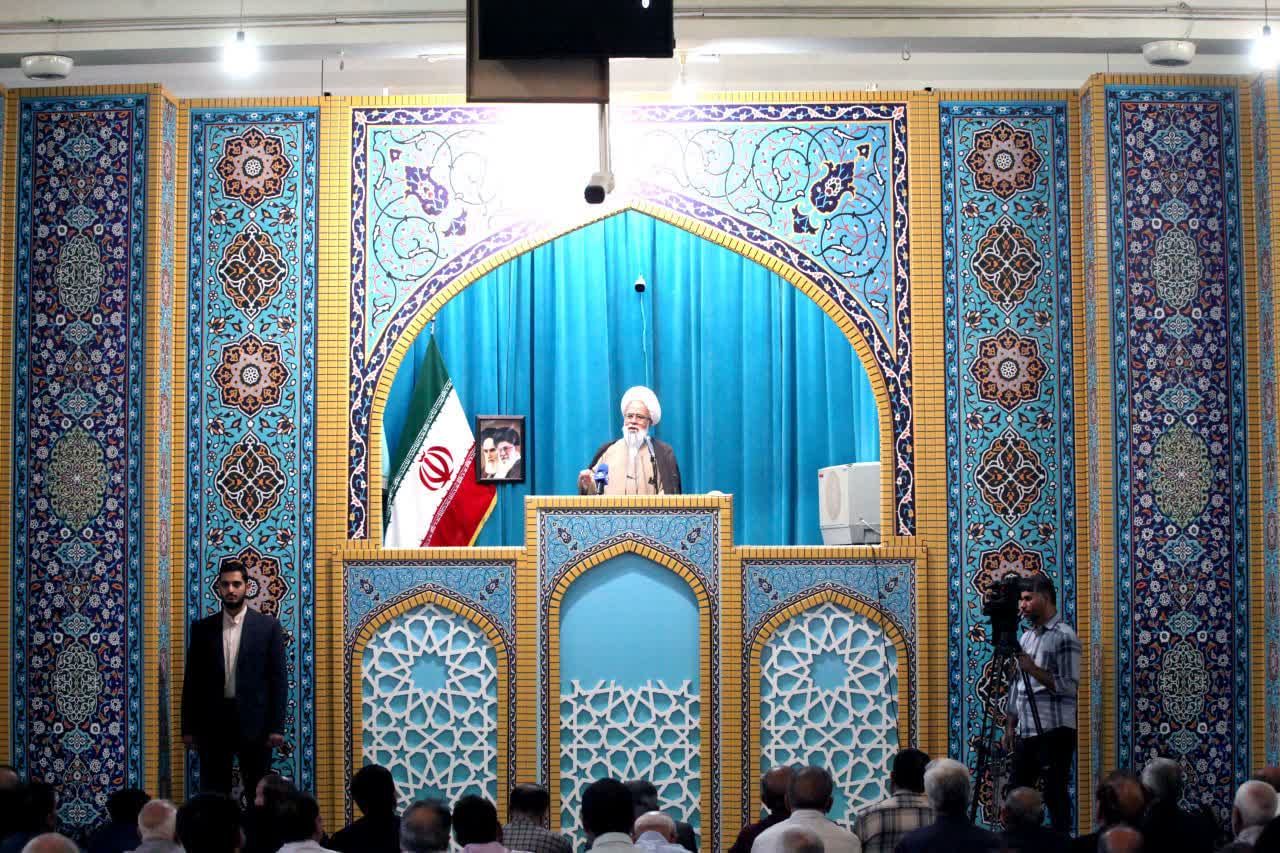 امام جمعه کرمانشاه: وحدت اسلامی سدّی در برابر توطئه‌های دشمنان است