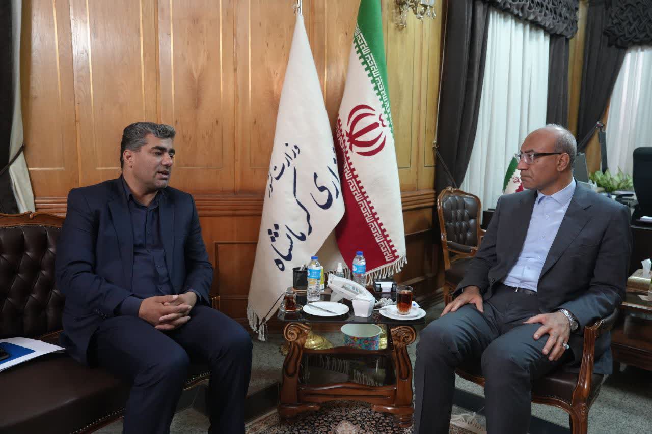 دیدار رئیس و مدیران ستاد عتبات عالیات استان با استاندار کرمانشاه/ رضایت مردم، بهترین مزد خدمت به زائران اربعین است