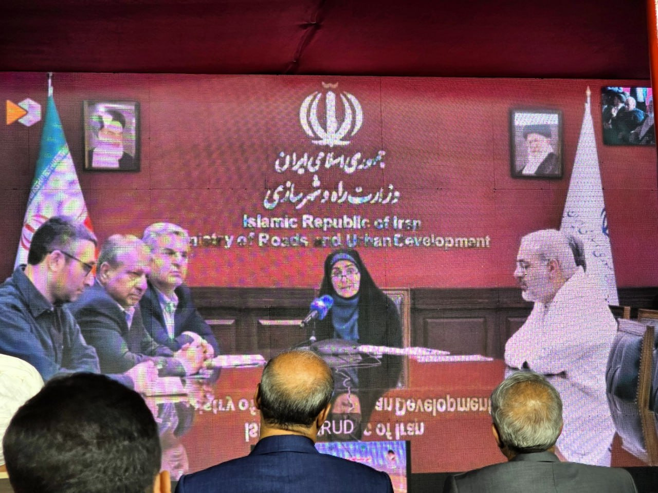 راه آهن غرب، کریدور شرق به غرب کشور را تکمیل می‌کند و جایگاه ایران را ارتقا می‌دهد