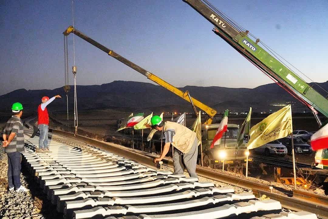 کریدورهای حمل‌ونقلی آینده اقتصاد ایران را تضمین می‌کنند