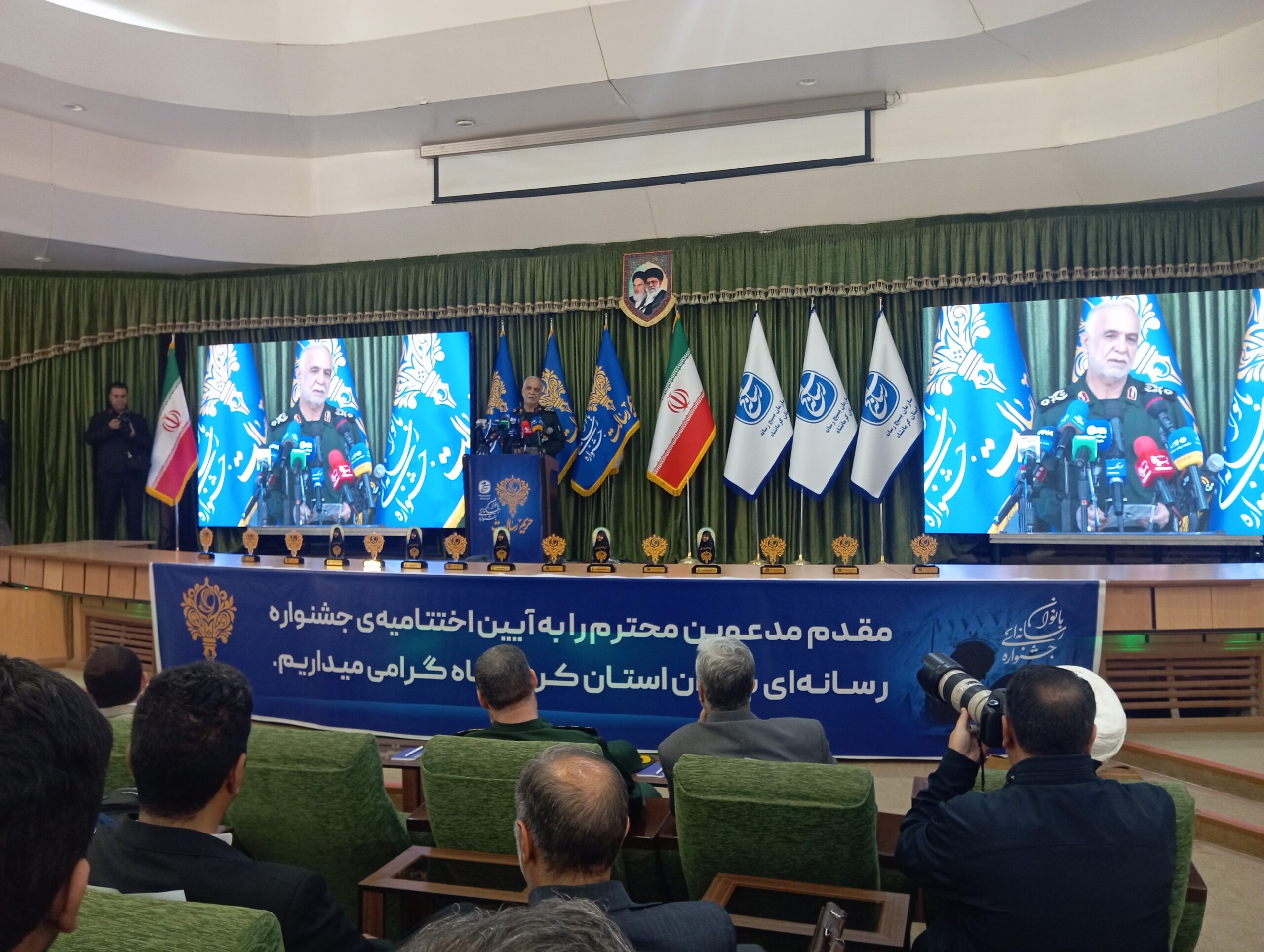 ریحانی؛ دشمن پس از ناکامی نظامی، جنگ را به عرصه رسانه کشاند