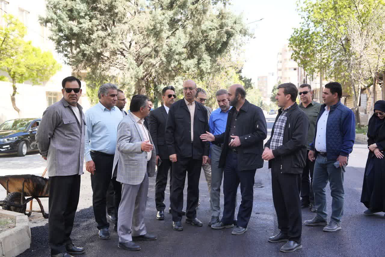 بازدید استاندار کرمانشاه از روند پیشرفت نهضت آسفالت در کلانشهر کرمانشاه