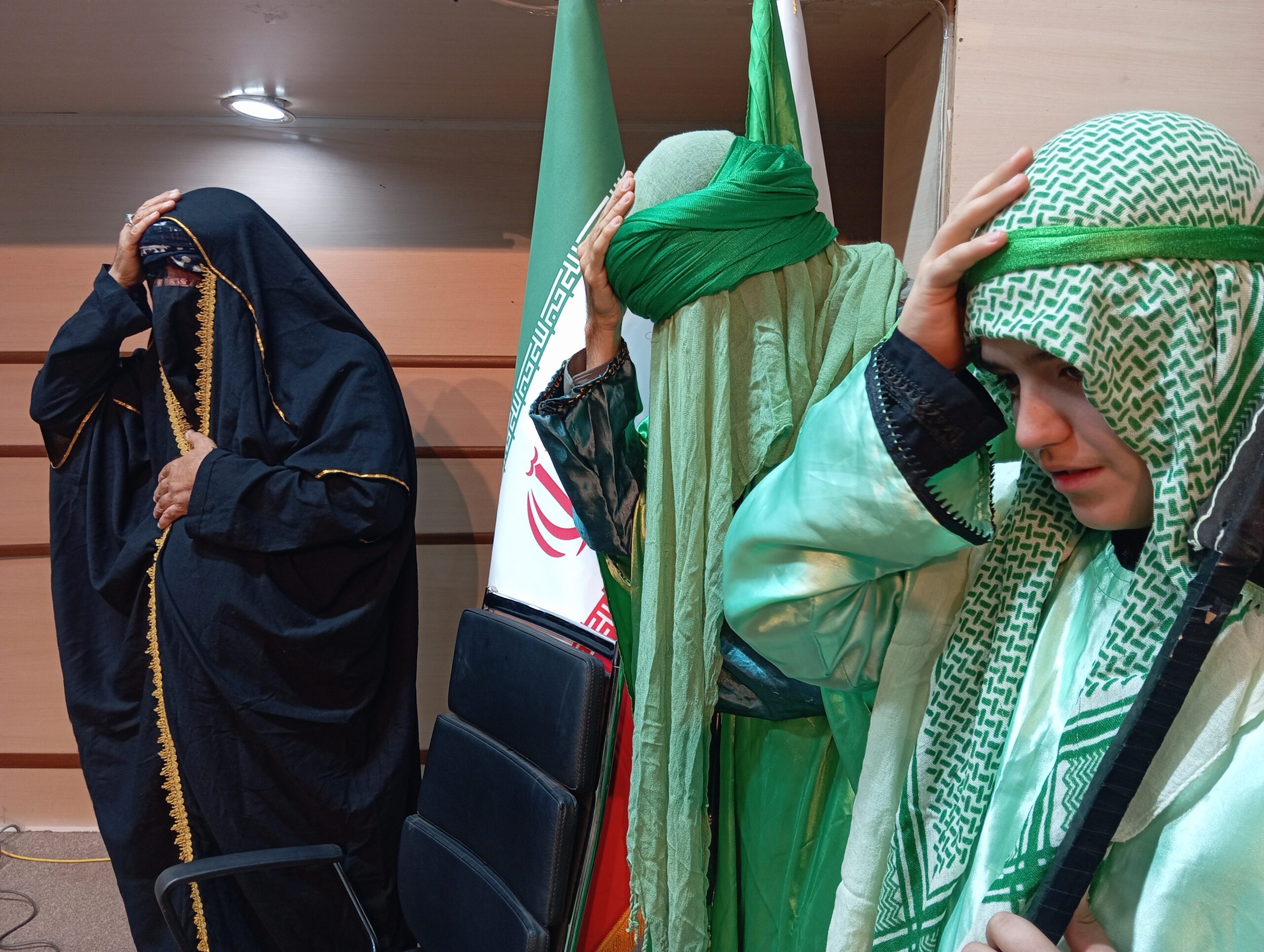 شعرخوانی و اجرای تعزیه در فراق سرداران شهید وعده صادق