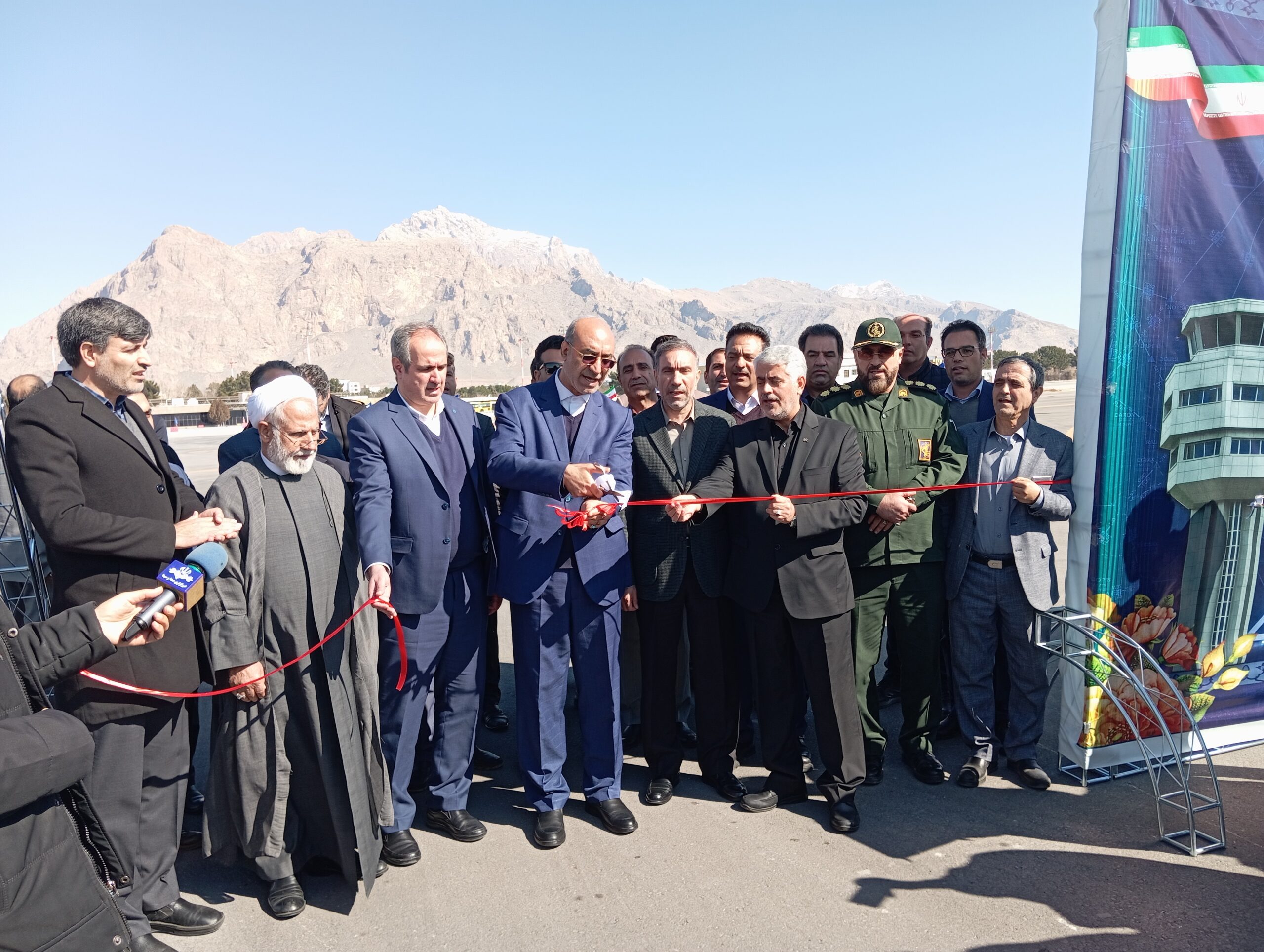 ابرپروژه بازسازی باند و عوامل پروازی فرودگاه کرمانشاه افتتاح شد