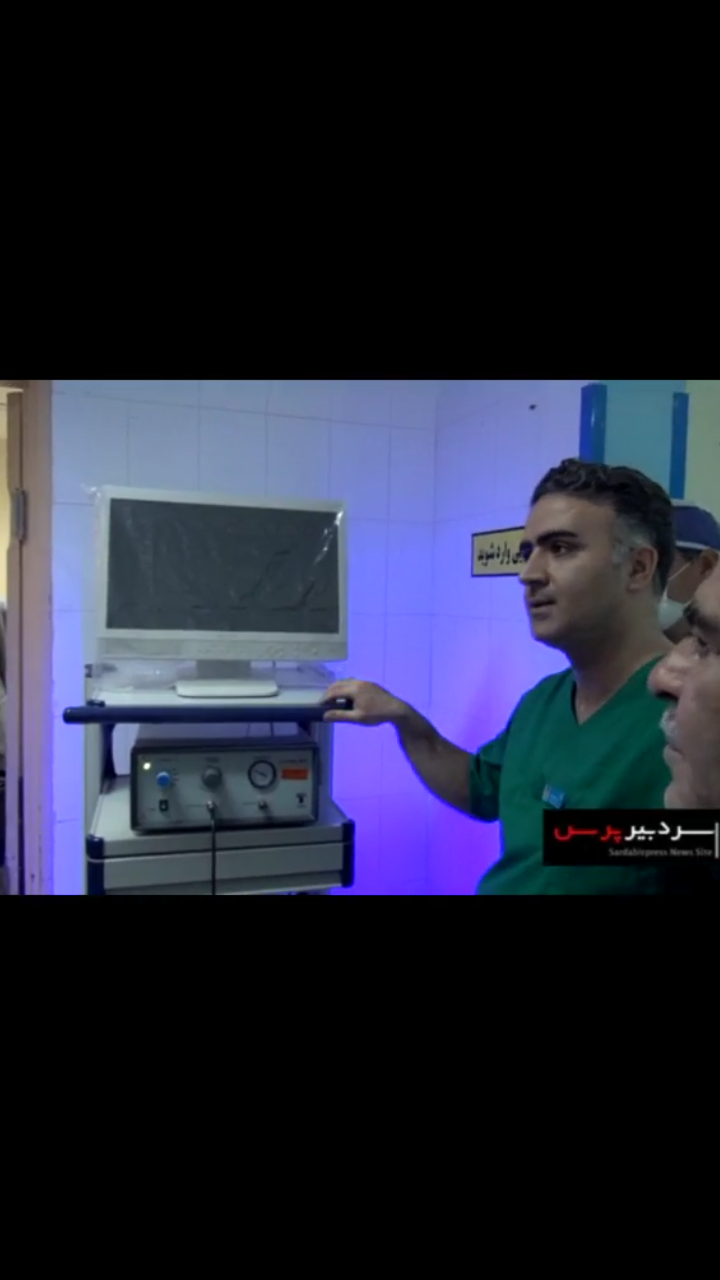 اهدا دستگاه سنگ شکن توسط خیرین به بیمارستان امام خمینی (ره) سنقر