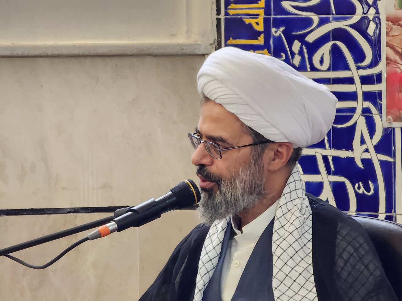 ایران قوی نظام استکباری را وادار به کرنش می‌کند