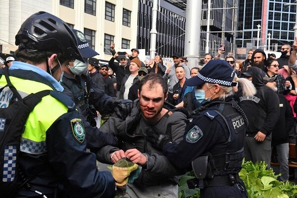 تظاهرات هزاران نفر از شهروندان استرالیا علیه محدودیت های کرونایی