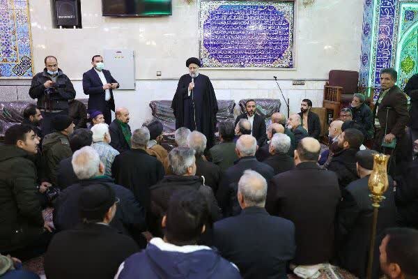 دیدار و گفتگوی رئیس جمهور با نمازگزاران مسجد حسین بن علی(ع) شهرری