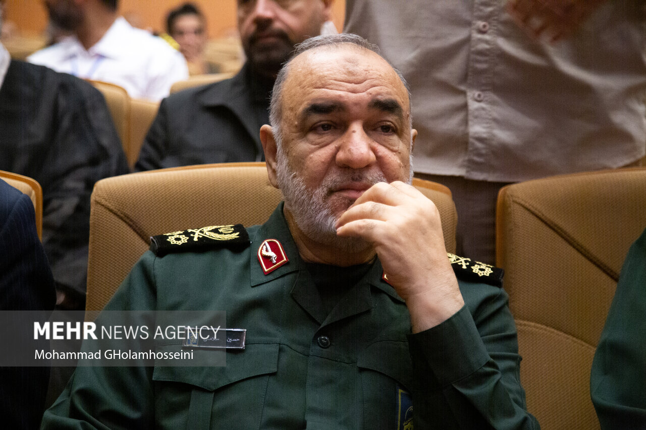 سرلشکر سلامی به رییس کمیته امداد امام خمینی (ره) تسلیت گفت