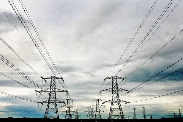 نخستین معامله شرکت‌های توزیع نیروی برق در بورس انرژی انجام شد